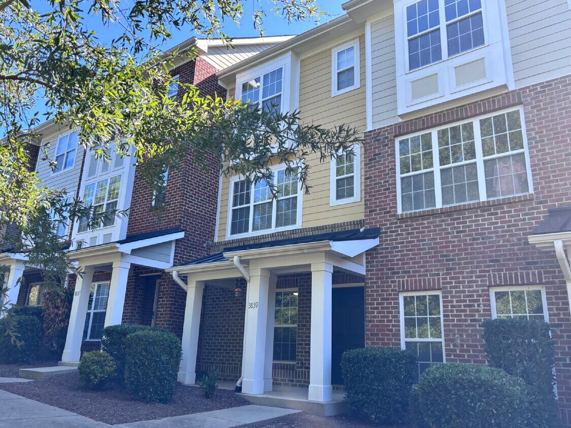 Foto principal - 3839 Cary Glen Blvd