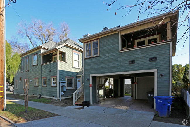 Building Photo - 800-802 U St