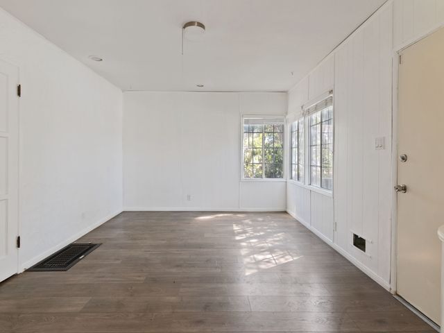 Foto del edificio - 2117 Stewart St
