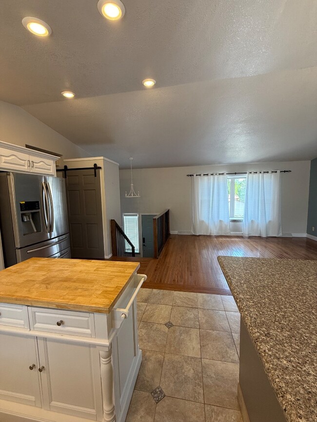 Photo - 393 1/2 Hill View Dr House