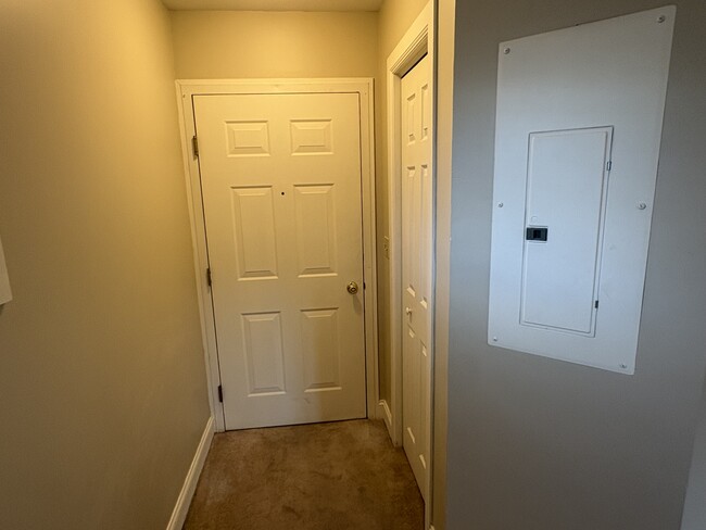 Entry - 244 Oakwood Ave