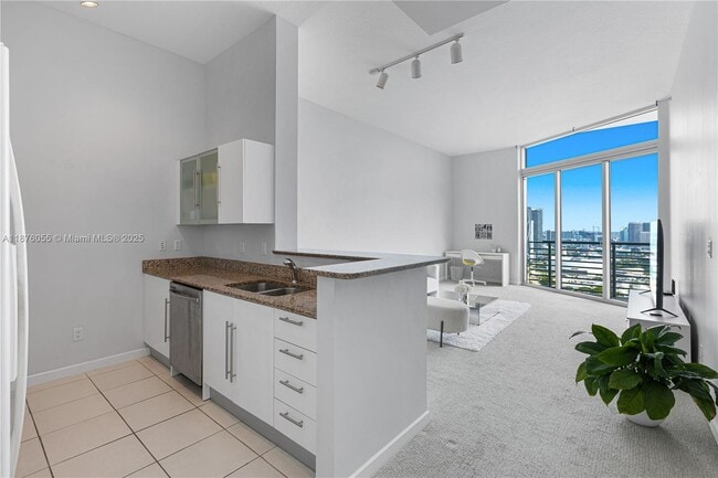 Building Photo - 325 S Biscayne Blvd