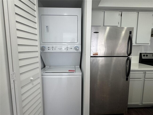 Building Photo - 5672 Rock Island Rd