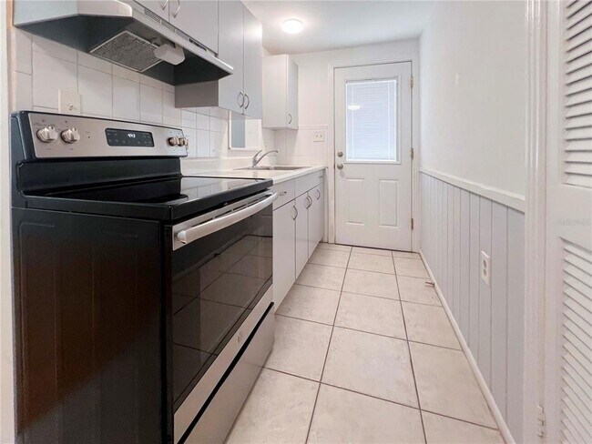 Foto del edificio - 1823 Robinhood St