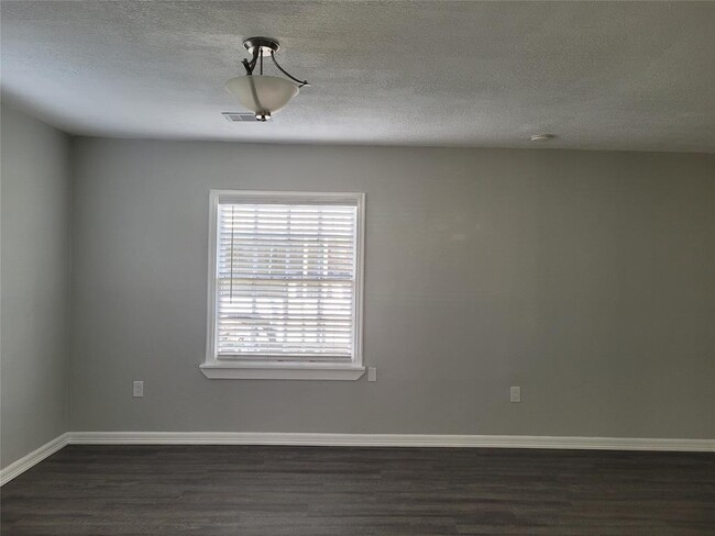 Foto del edificio - 7642 Greendowns St
