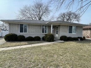 Building Photo - 31287 Mc Namee St