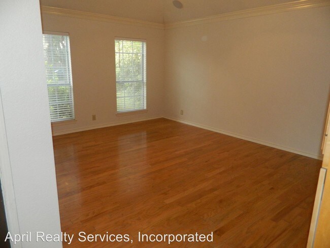 Building Photo - 3920 Shavano Dr