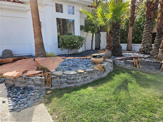 Building Photo - 8613 Canyon View Dr