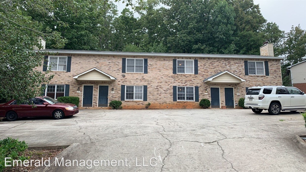 Primary Photo - 3071-3077 Spruce Cir