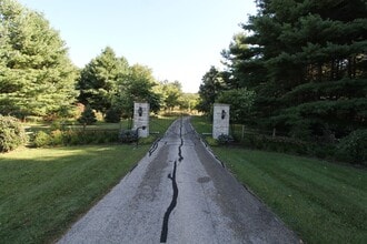 Building Photo - 2873 Berndt Rd