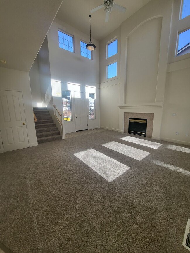 Building Photo - 2495 Table Rock Dr