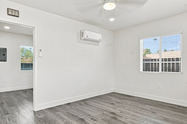 Building Photo - 2300 Brundage Ln