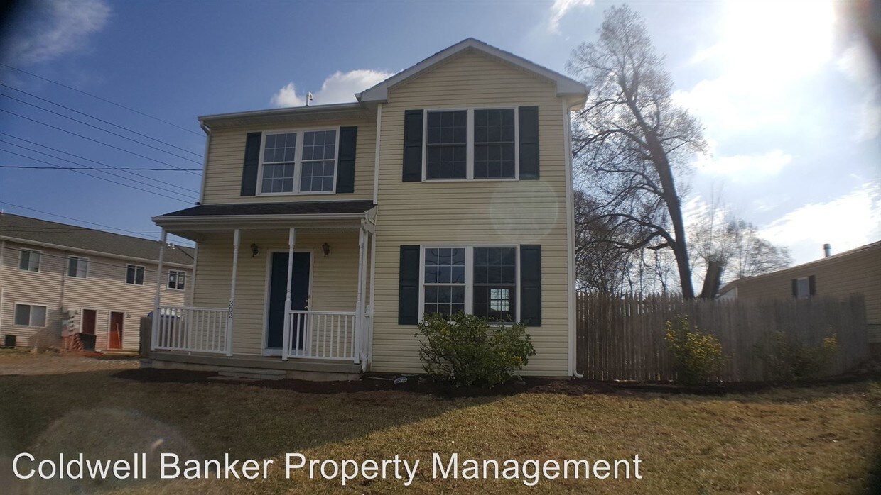 Primary Photo - 3 br, 2.5 bath House - 302 State Circle