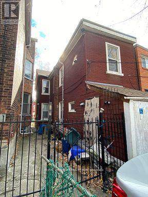 Building Photo - 114 Baldwin St