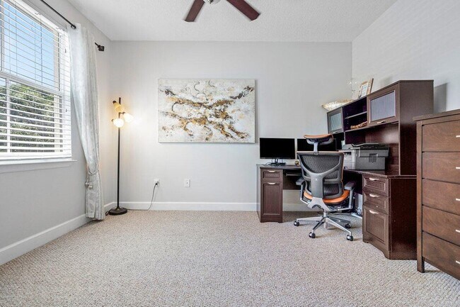 Foto del edificio - 2054 Alta Meadows Ln