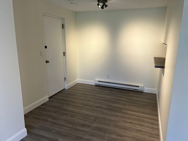 Foto del edificio - 30 Juniper Rd