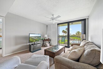 Building Photo - 301 S Seas Dr