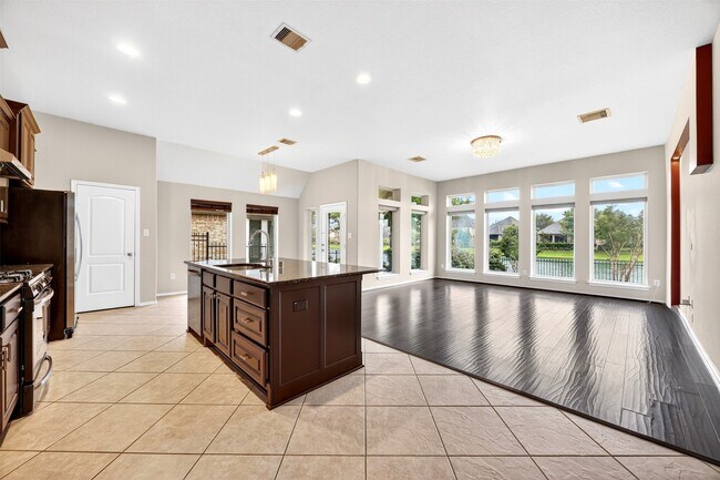 Foto del edificio - 26303 Serenity Oaks Dr