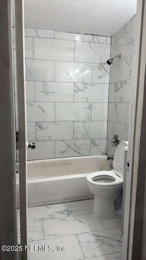 Foto del edificio - 1631 W 14th St