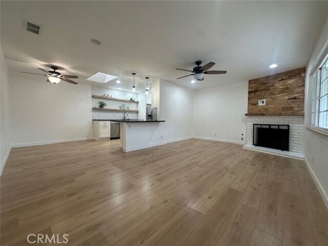 Foto del edificio - 8772 Sumner Pl