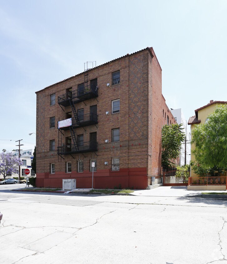 Building Photo - 3950 W 8th St