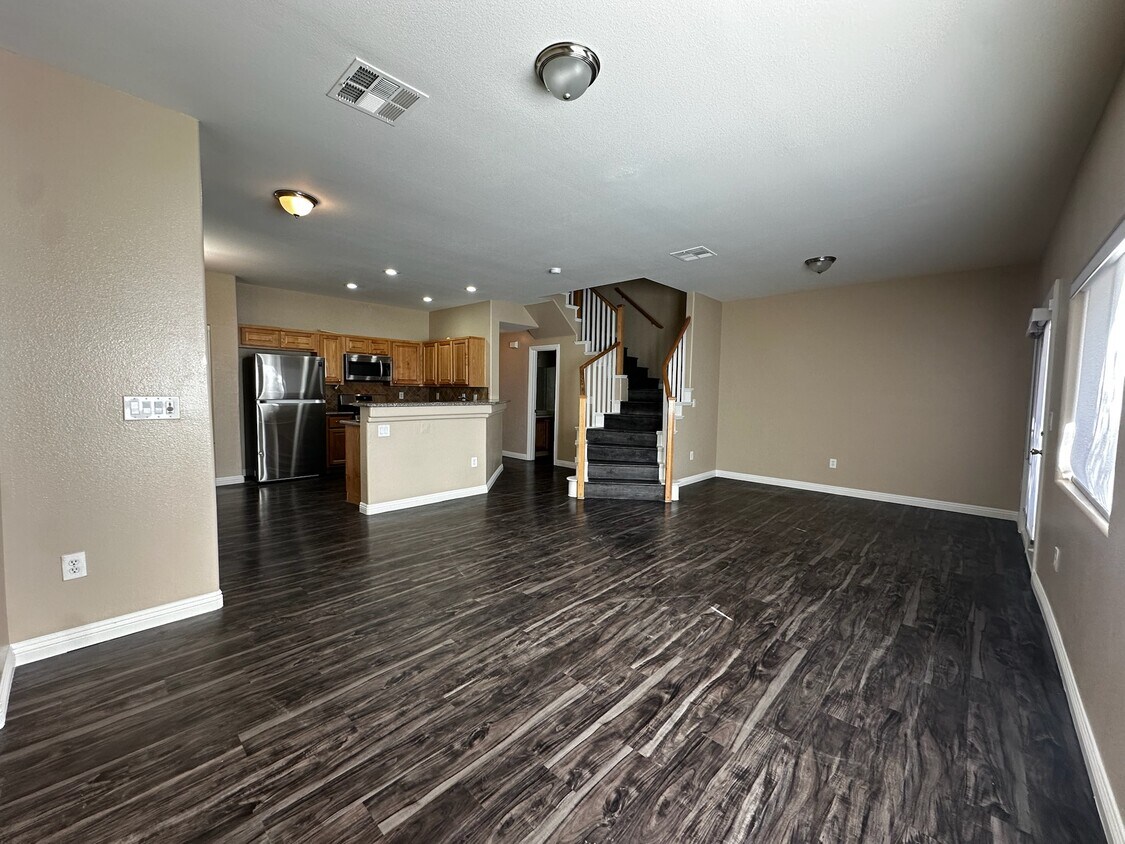 Foto principal - 9125 Fish Tail Ave