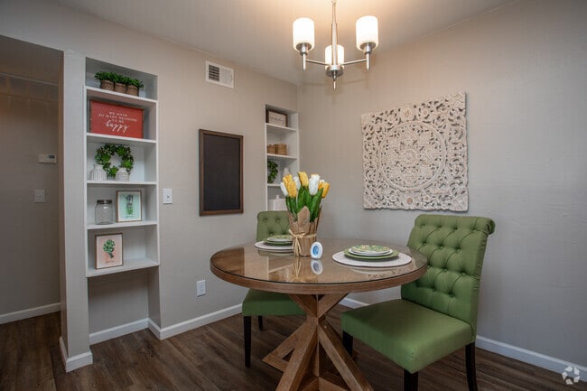1BR, 1BA - 657 SF - Shadowtree Apartment Homes