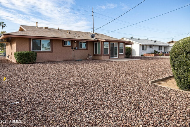 Foto del edificio - 10530 W Alabama Ave