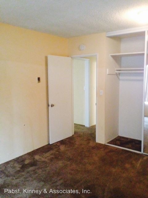 Building Photo - 1706 E Erie St