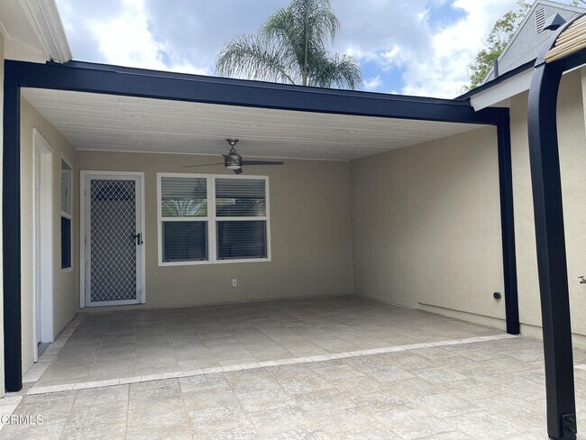 Building Photo - 3226 La Crescenta Ave