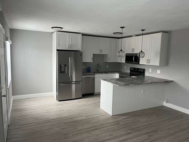 Building Photo - 13940 Anona Heights Dr