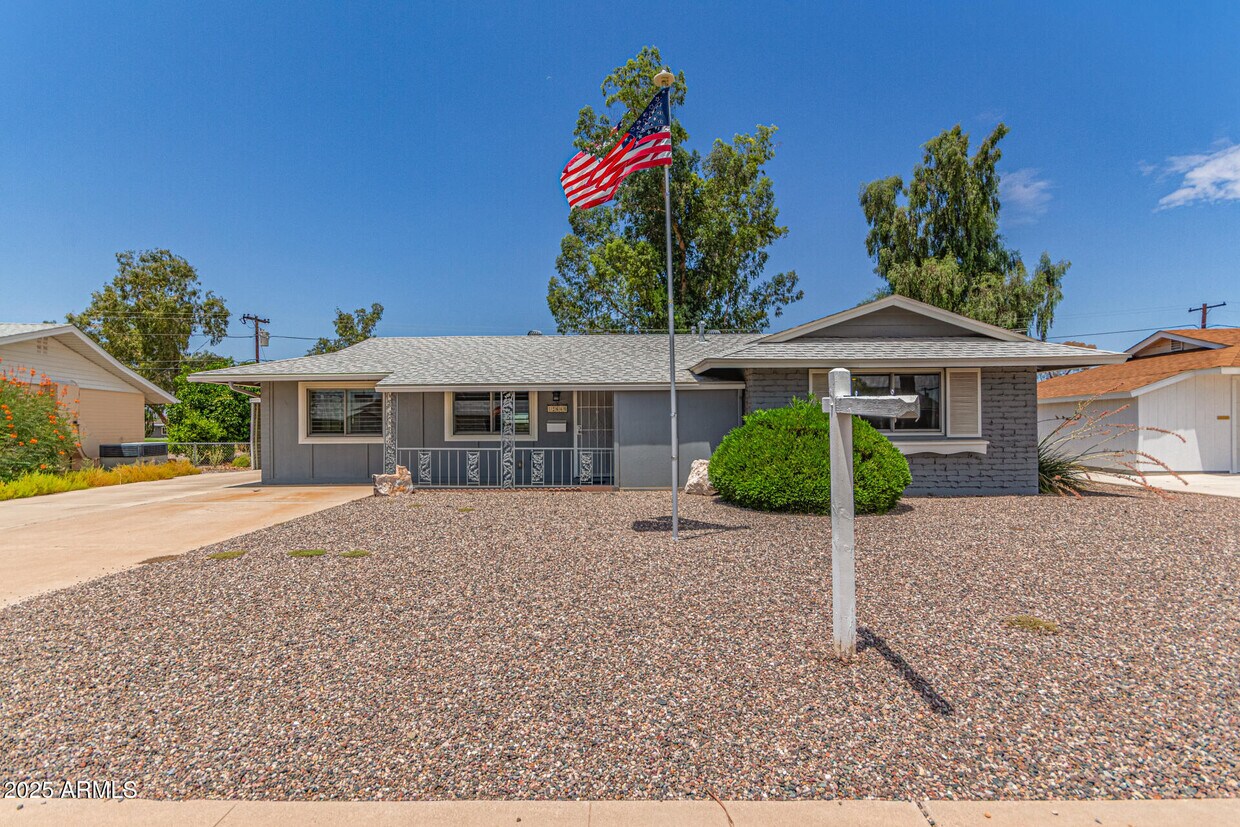 Foto principal - 12640 N Pebble Beach Dr