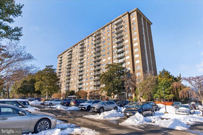 Foto del edificio - 2059 Huntington Ave