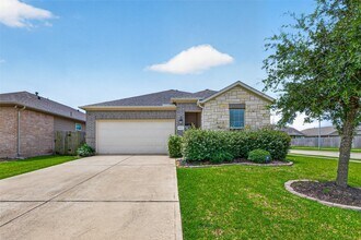 Building Photo - 19031 Fulvetta Haven Way