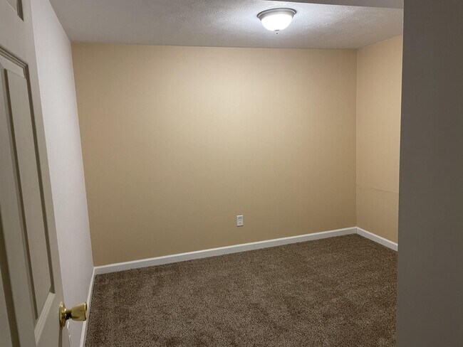 Foto del edificio - 3303 S Holly Ave