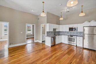 Building Photo - 104 N Main St Building Photo - 104 N Main St