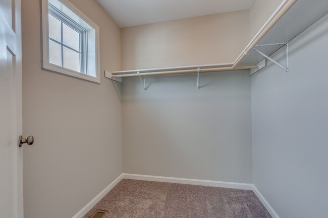 Building Photo - lease in Zimmerman:  3bd 2ba 2car garage townhome
