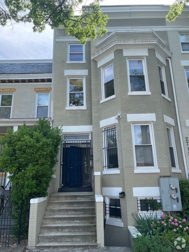Building Photo - 2715 11th St NW
