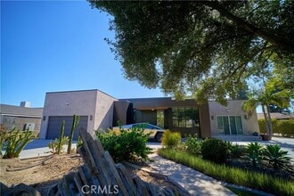 Building Photo - 1119 N Crestview Dr