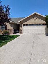 Building Photo - 1439 S Northern Vw Dr
