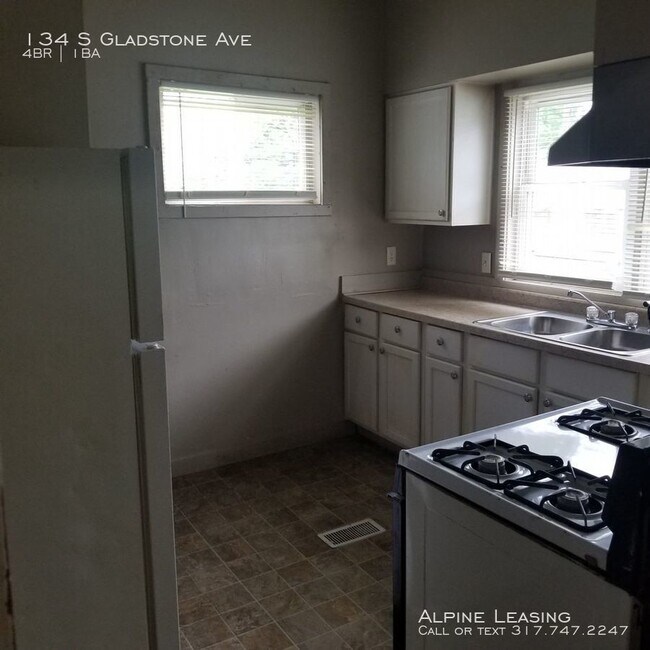 Building Photo - Christian Park area 4BR House!