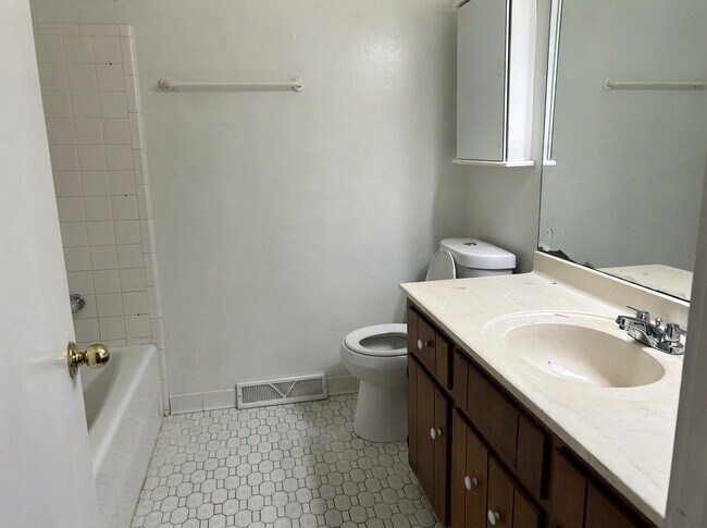 Building Photo - 5118 Rocky Glen