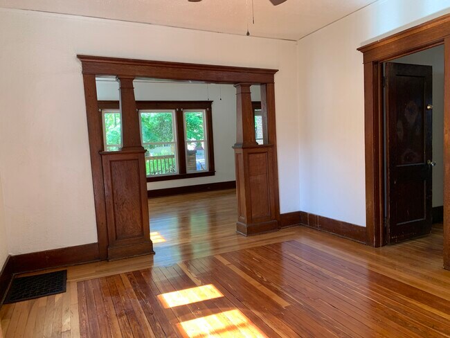 Building Photo - 505 Parkway Dr