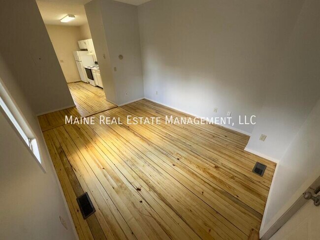 Building Photo - 24 Call Rd