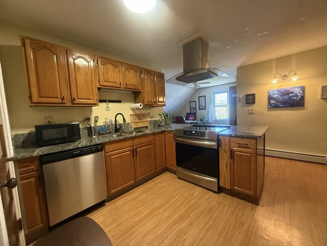 Building Photo - 23 Huxley Ave