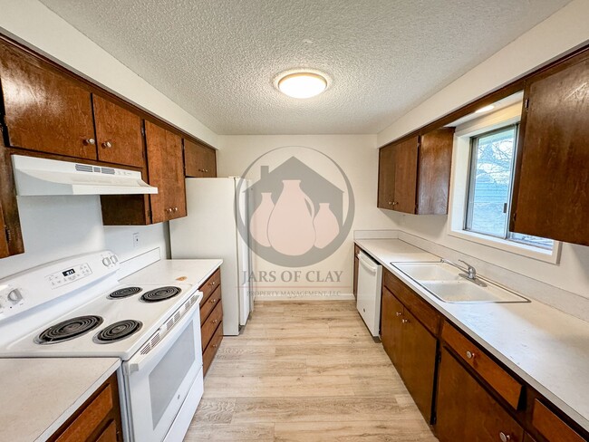 Building Photo - Adorable Single Level Home in Salem