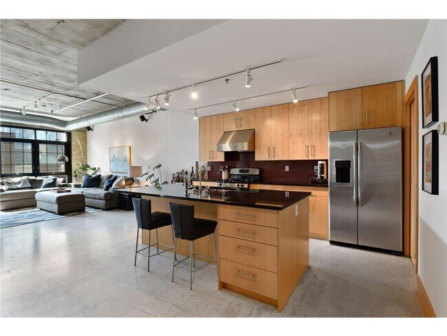 Building Photo - 525 N 3rd St