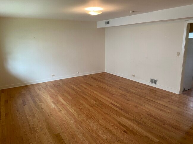 Building Photo - 1456 Wilmette Ave