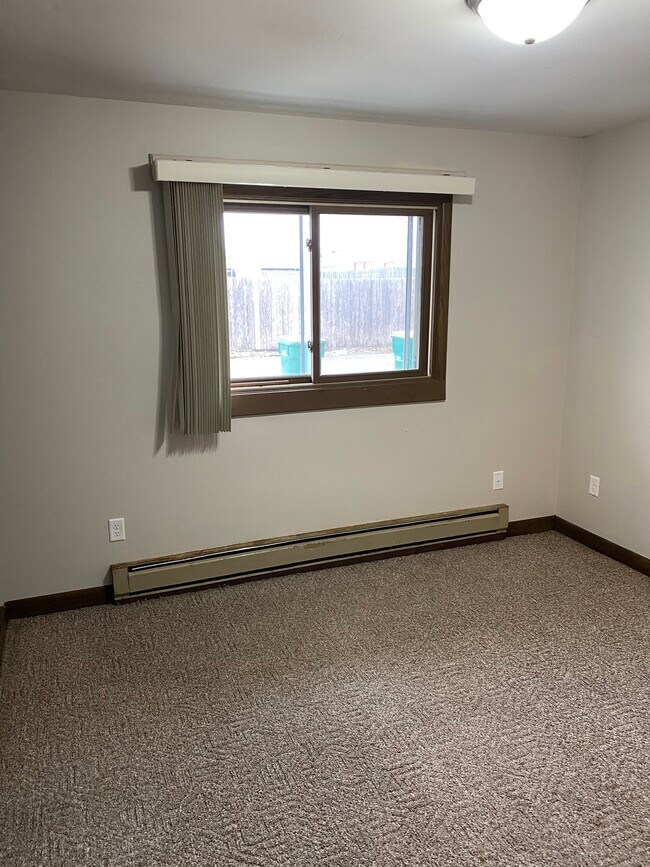 Living room - 1652 Sunfield St