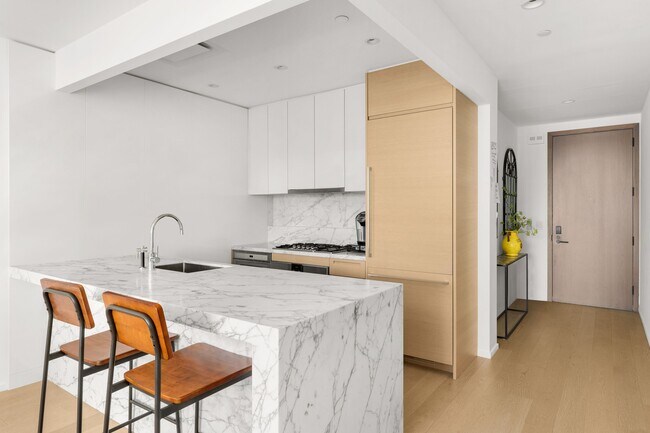 Foto del edificio - 30 Riverside Blvd
